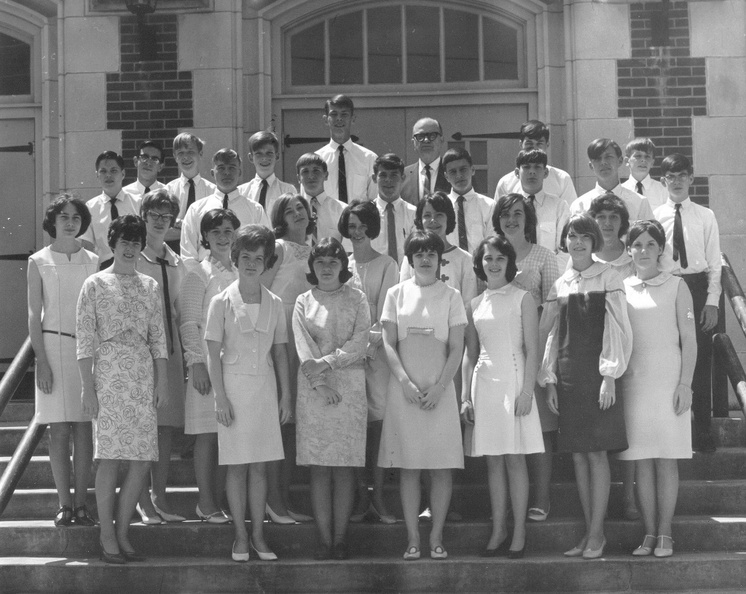 Ladies: Jackie Hinely, ?, Virginia Shettlesworth, ?, ?, Raylene Sheppard, Rene Nickel, ?, ?, Janet Long, Carolyn Ogletree, ?, Nancy Murchison, ?, Gail Simpson
Guys: Mike May, ?, Rick Sadler, John (or Joe) Montgomery, ?, ?, Mike Shelly, Rick Sanders, Mr.Fowler (teacher/sponsor), Bobby Mullins, ?, ?, ?, ?, ? mem38.jpg