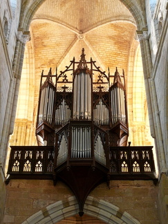 Levroux: 15th century organ casing